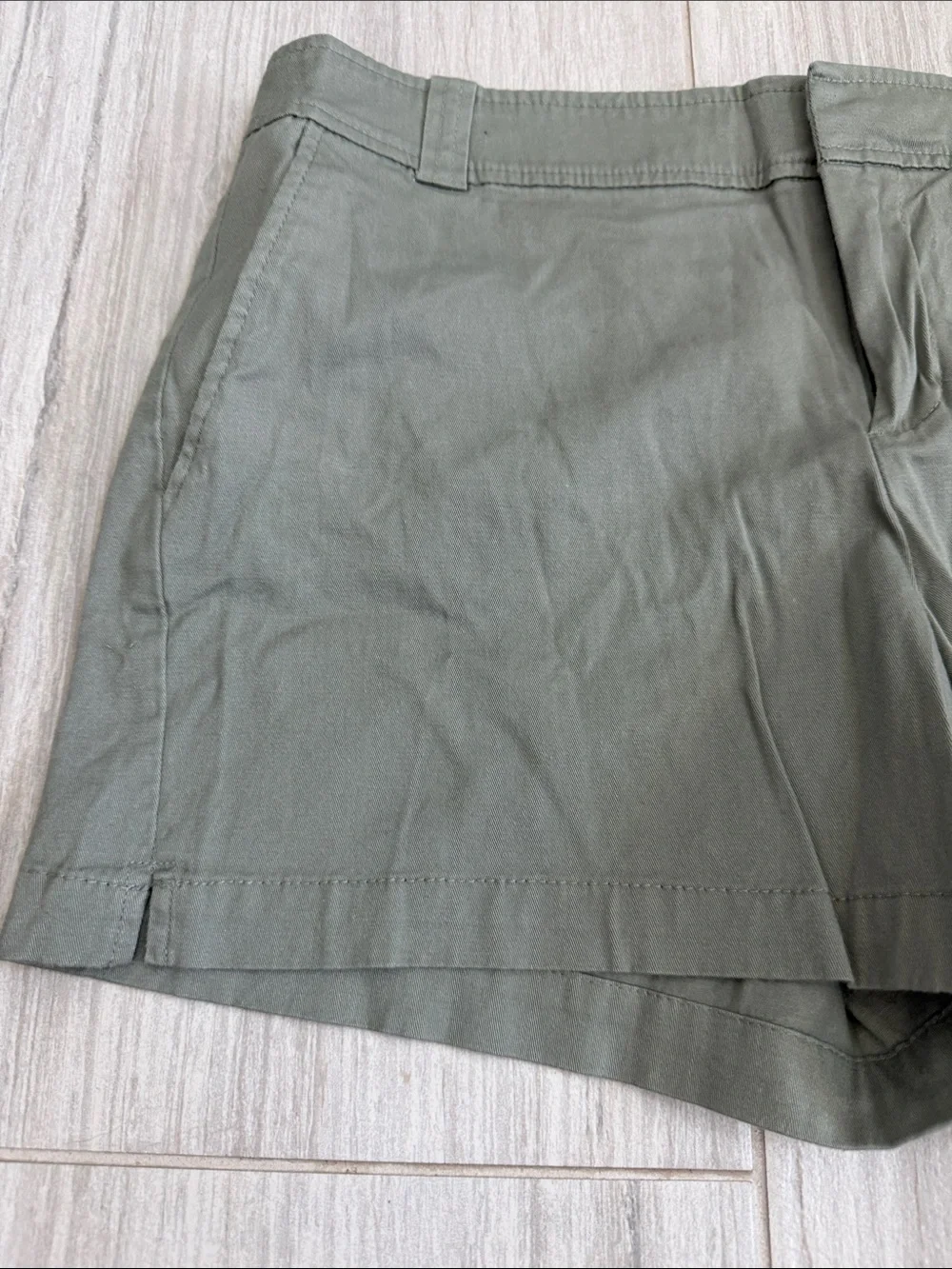New‎ York & Company light green grey Casual Chino Shorts size 10 structured